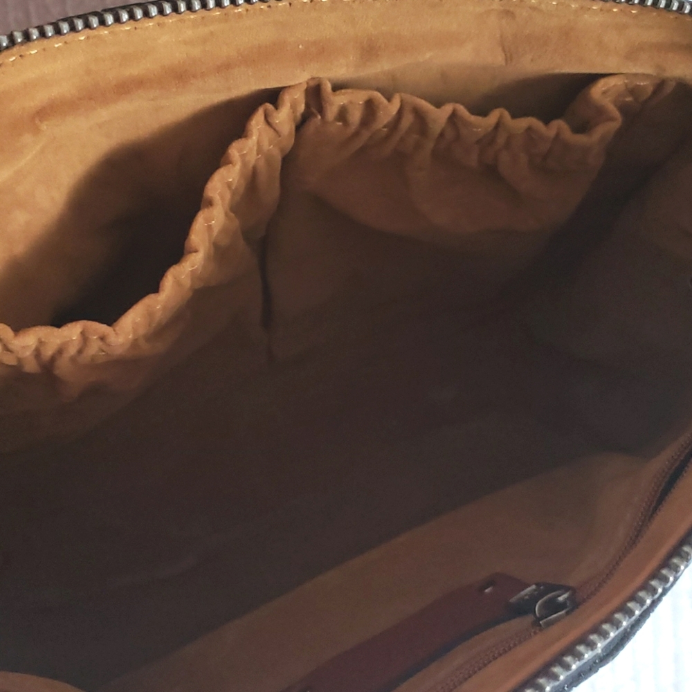 SOLD.  Patricia Nash Leather Crossbody Bag - Picture 7 of 11